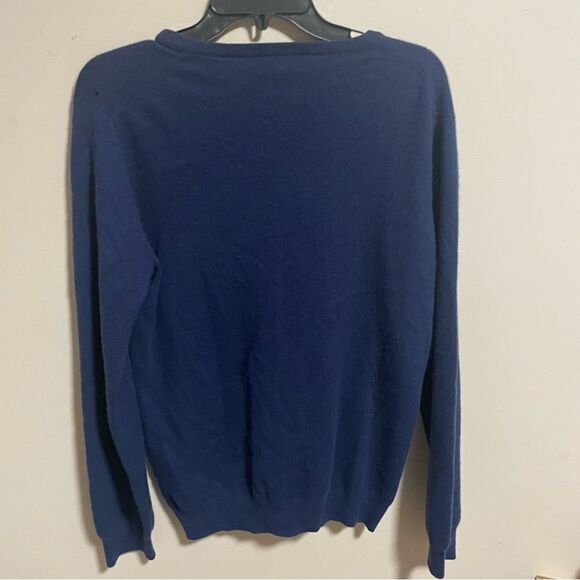 Bloomingdale’s Men’s Cashmere V-Neck Knit Sweater- Size Medium - Picture 5 of 6